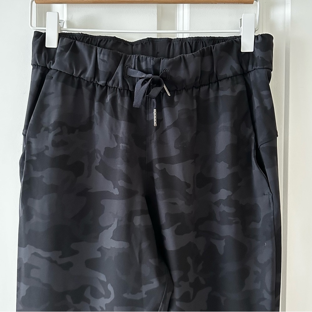 Lululemon Jet Crop pants